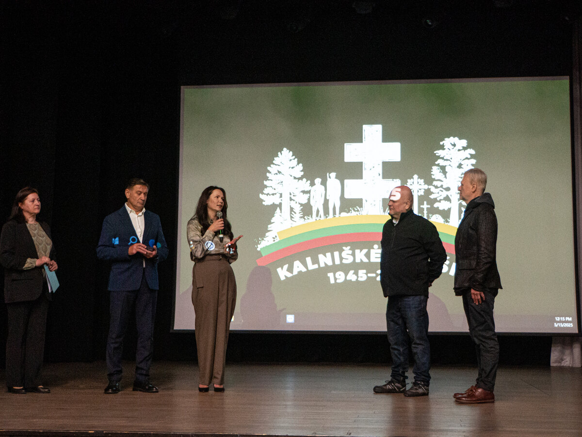Simboliškai Lazdijuose pristatytas dokumentinis filmas apie Kalniškės mūšį