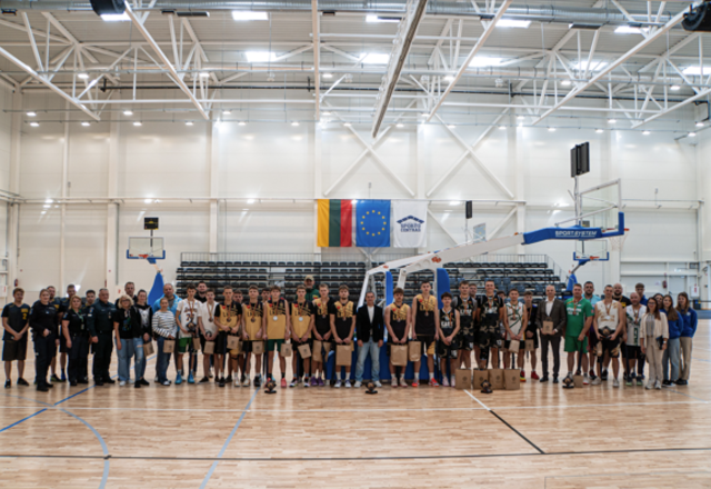Tradicinis 3x3 krepšinio turnyras Lazdijuose: azartas, sveikinimai ir apdovanojimai