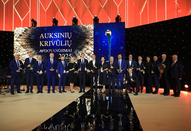 Lazdijų rajono savivaldybei – „Auksinės krivūlės“ statulėlė
