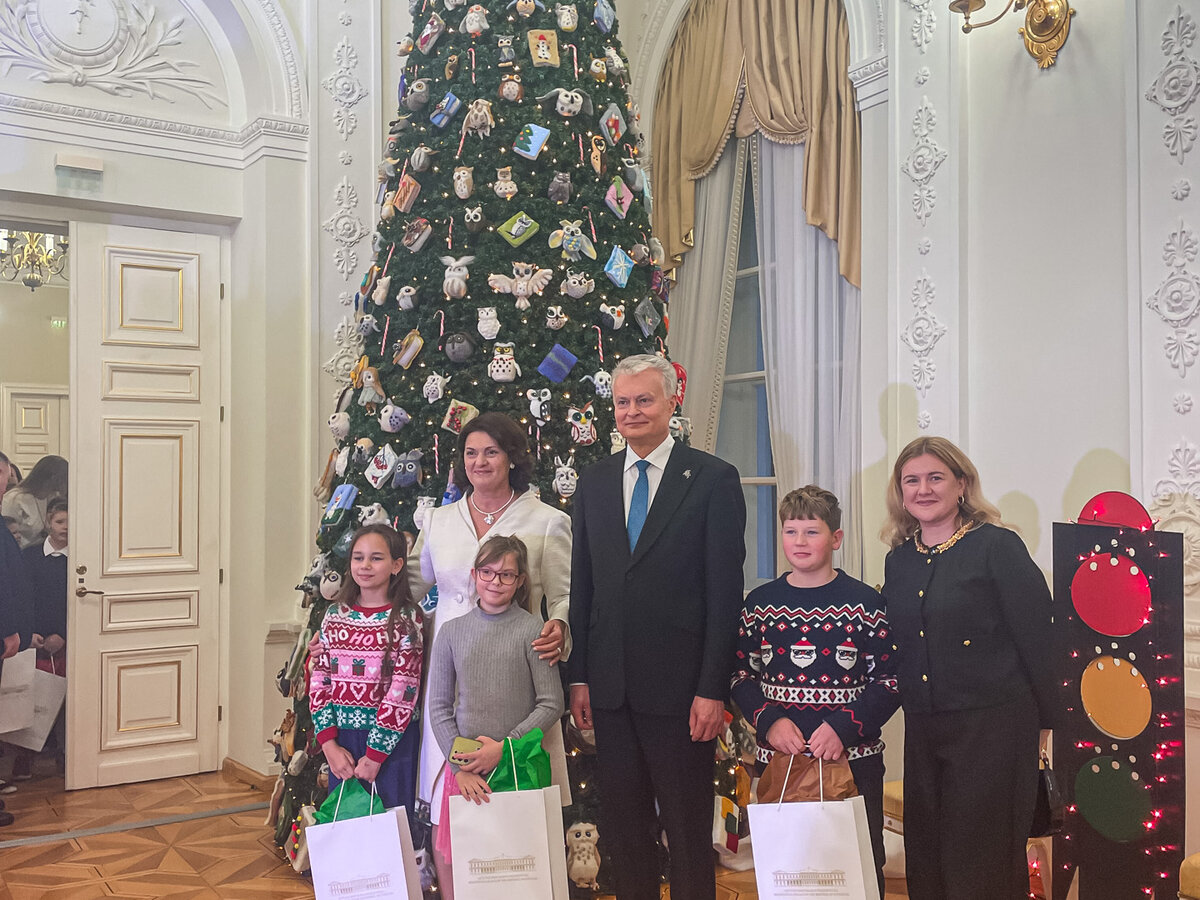 Prezidentūros eglės įžiebimo šventėje – ir Lazdijų rajono savivaldybės vaikai