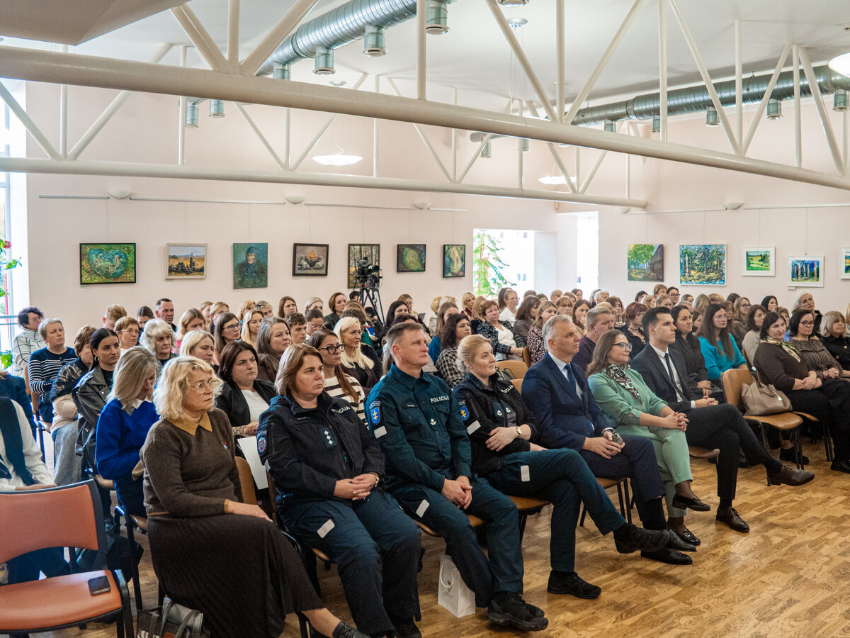 Konferencija „Saugus ir sveikas Lazdijų rajonas: narkotikų ir alkoholio prevencijos stiprinimas“